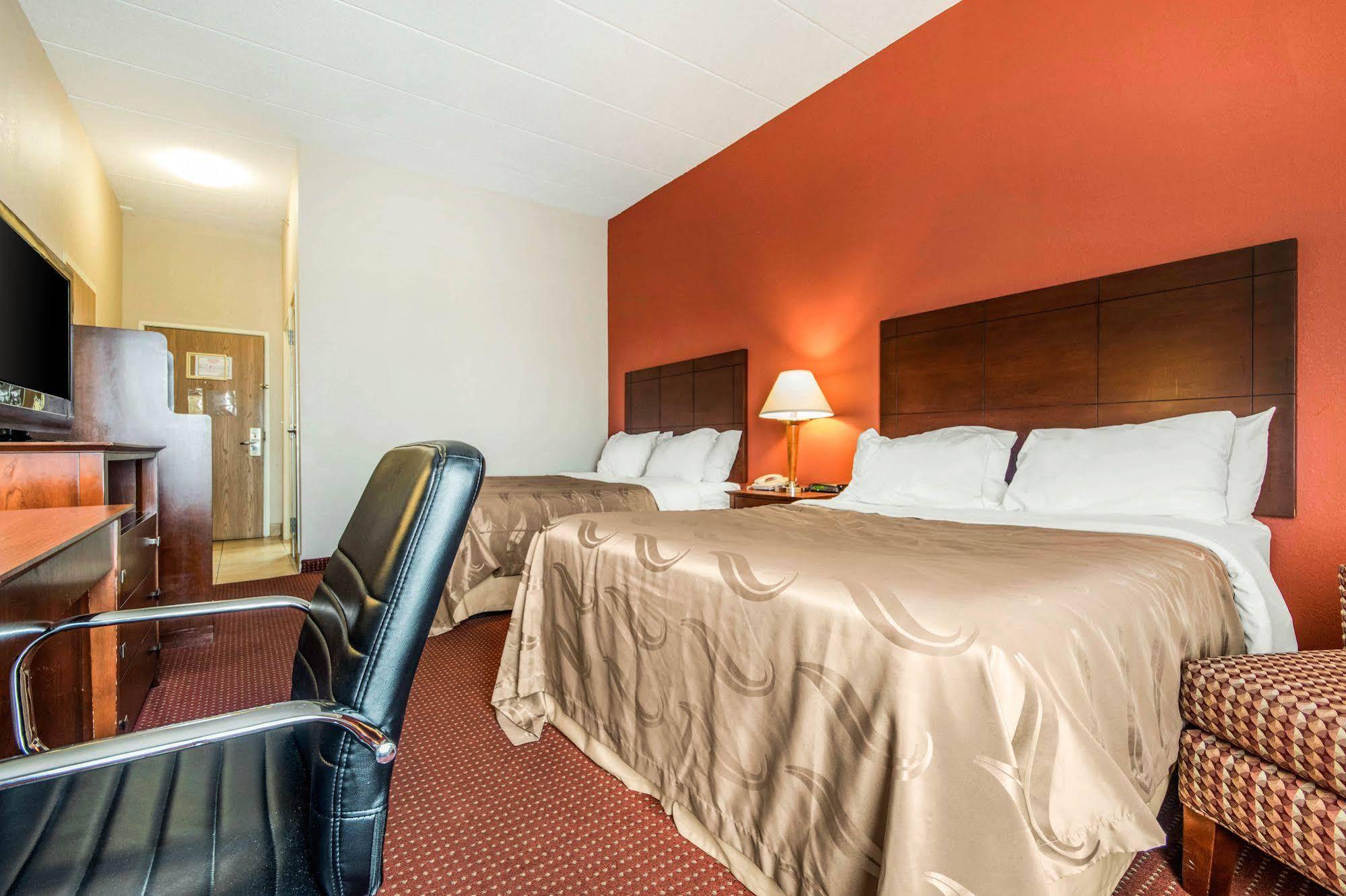 Hotel Quality & Lawrenceburg