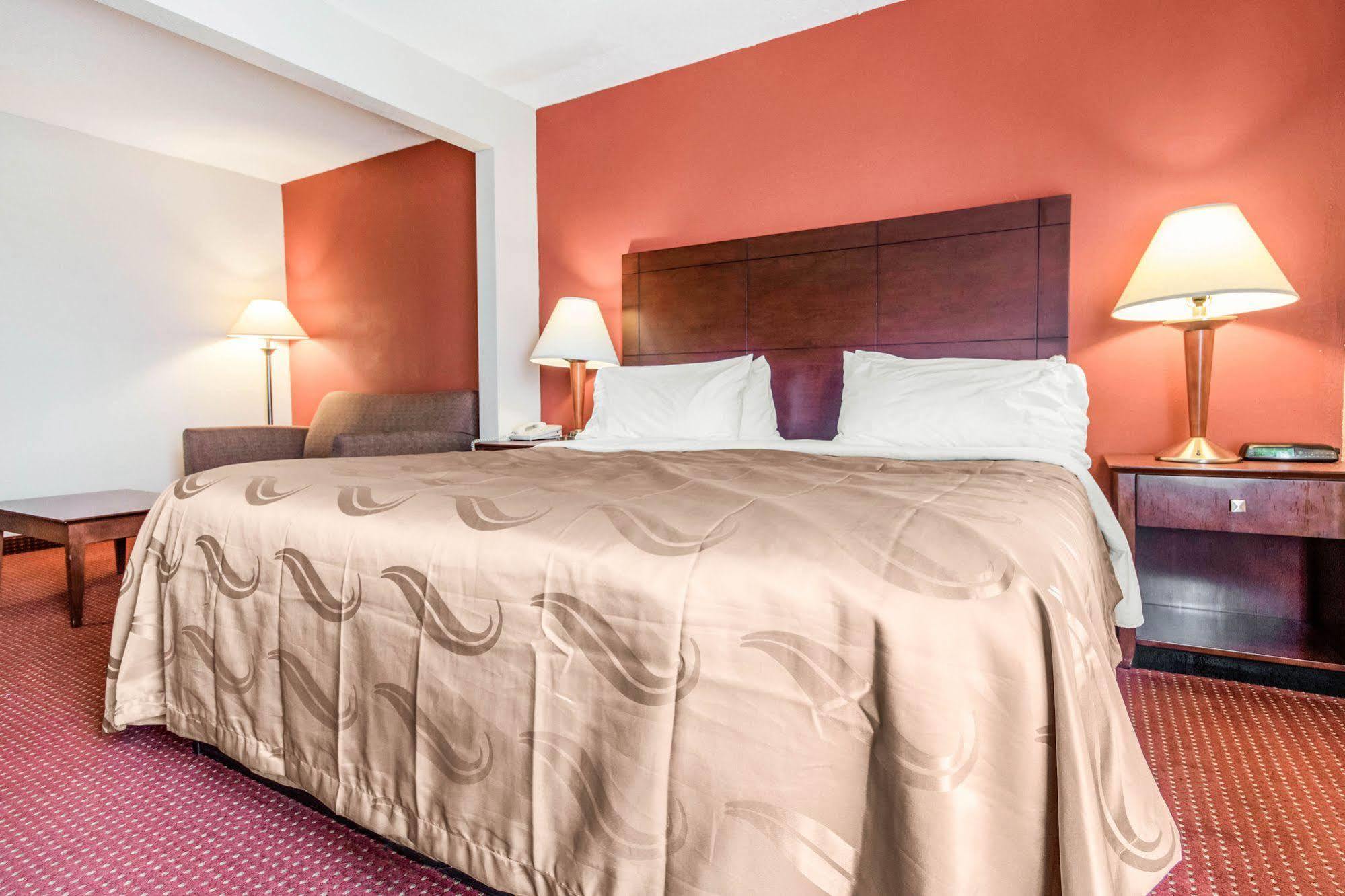 Hotel Quality & Lawrenceburg